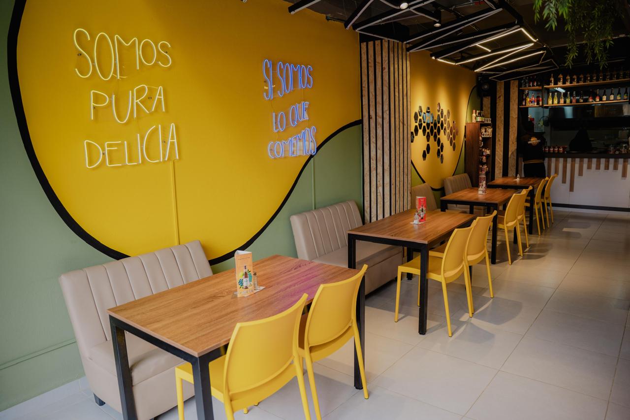 Ambiente gastronómico en Jenesano Plaza